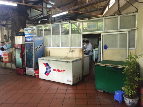 Bia hơi, phở bò “bủa vây” Bảo tàng Lịch sử Quốc gia - 5