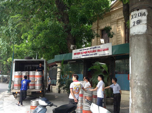 Bia hơi, phở bò “bủa vây” Bảo tàng Lịch sử Quốc gia - 13