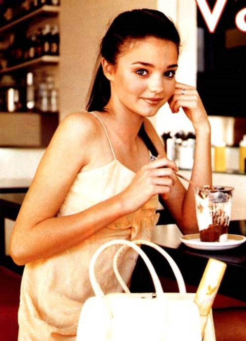 Miranda Kerr: Đẹp và giàu vẫn bị chê bai, chỉ trích - 2