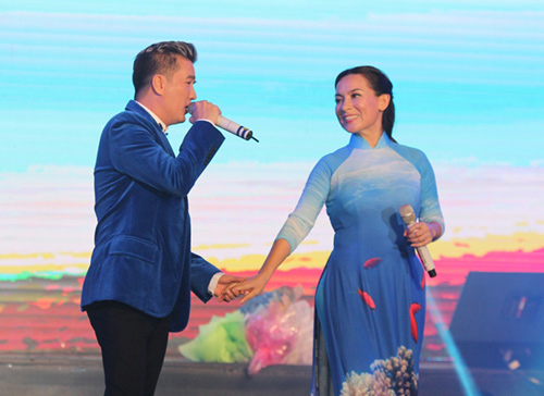 "Cô dâu 8 tuổi" Phi Nhung khiến người xem phát cuồng - 6