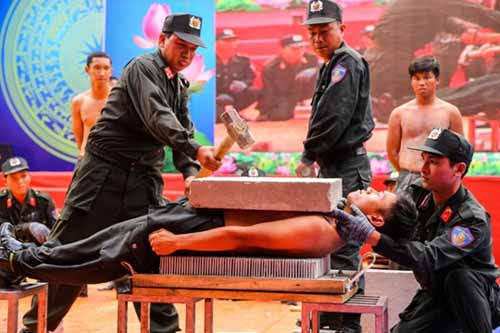 Chiêm ngưỡng nội công của cảnh sát trẻ! - 4