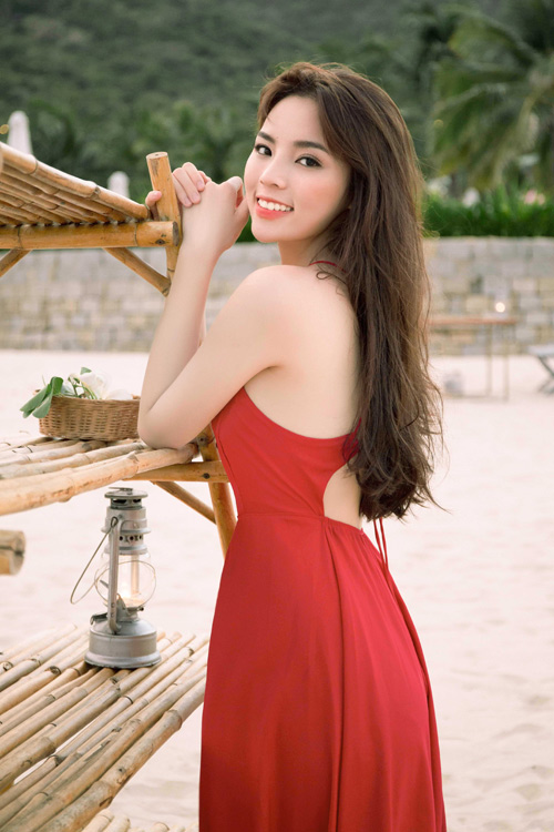 Người đẹp quê Nam Định cao tay mặc váy lụa  Thời trang  Việt Giải Trí
