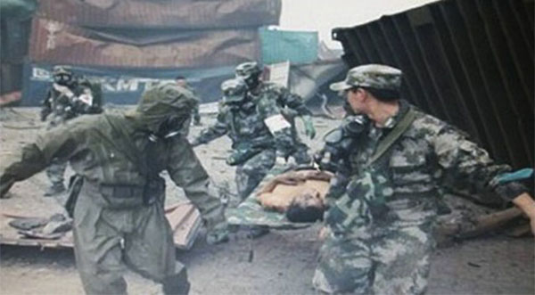 Giải cứu người sống sót 3 ngày sau vụ nổ Thiên Tân - 1