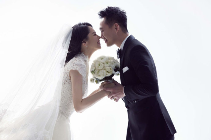 Tiết lộ những đám cưới "giá trên trời" chấn động Cbiz - 10