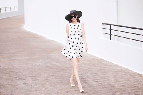 Khánh My dịu dàng, nữ tính với họa tiết chấm bi - 9