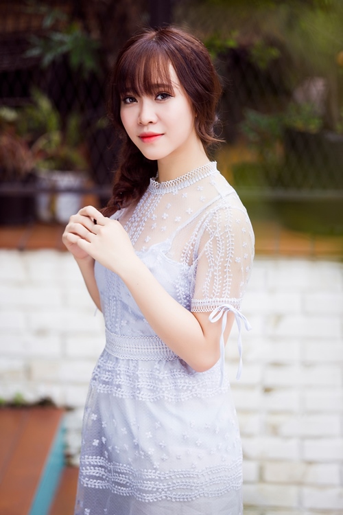 Cận cảnh vẻ đẹp trong sáng của "bản sao Mỹ Tâm" - 7