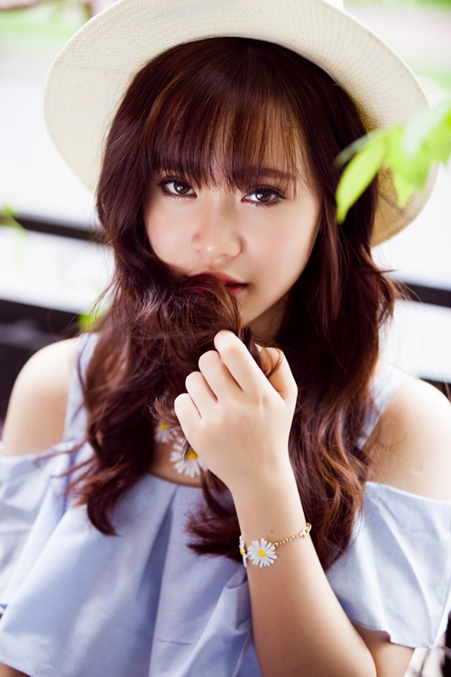 Cận cảnh vẻ đẹp trong sáng của "bản sao Mỹ Tâm" - 4