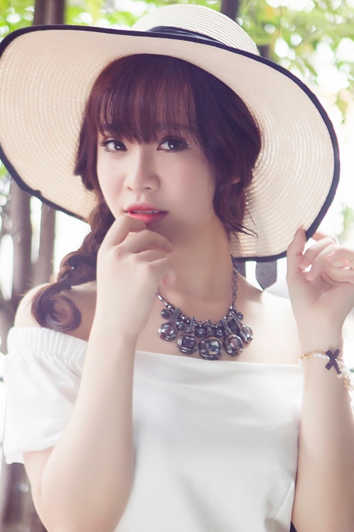 Cận cảnh vẻ đẹp trong sáng của "bản sao Mỹ Tâm" - 5