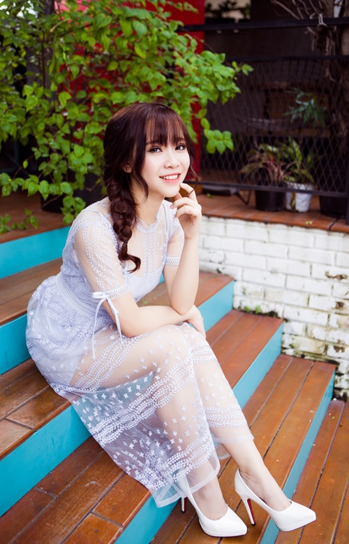 Cận cảnh vẻ đẹp trong sáng của "bản sao Mỹ Tâm" - 10