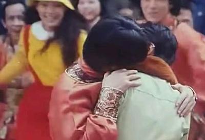 Những màn "khóa môi" cả nam lẫn nữ của Châu Tinh Trì - 6