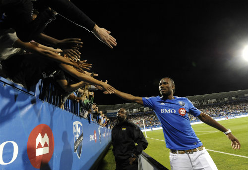 Tin HOT tối 18/8: Barca khủng hoảng hàng thủ - 1