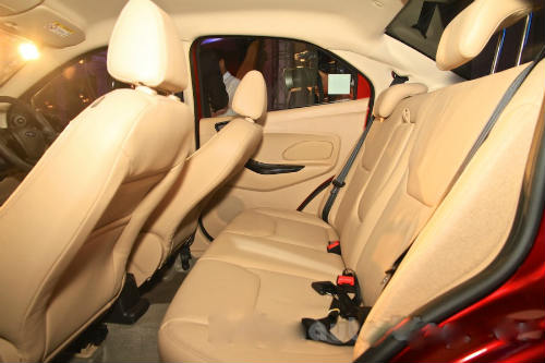 Ford Figo Aspire giá rẻ 166 triệu đồng trình làng - 5