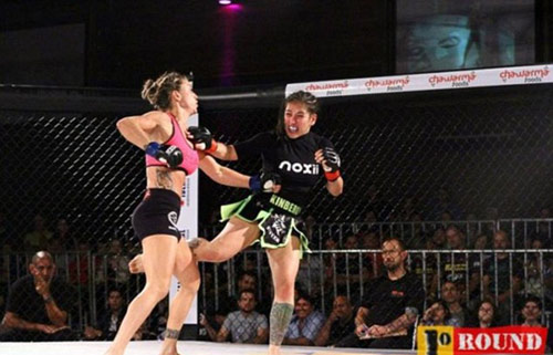 Sốc: Võ sĩ có bầu 12 tuần vẫn vô địch MMA - 2
