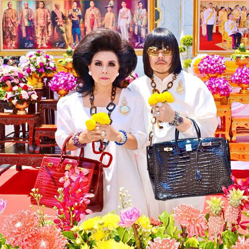 2 mẹ con “chơi” đồ hiệu chất “nhất hệ Mặt trời” - 7