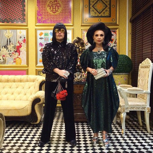 2 mẹ con “chơi” đồ hiệu chất “nhất hệ Mặt trời” - 14