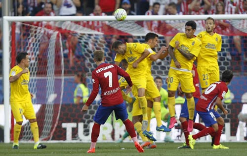 Atletico - Las Palmas: Siêu phẩm đá phạt - 1