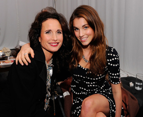 Những cô con gái càng lớn càng đẹp của sao Âu Mỹ - 7