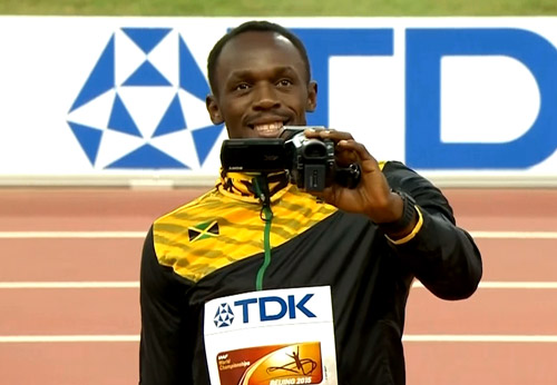 Bolt chụp ảnh “tự sướng” mừng HCV 100m thế giới - 1