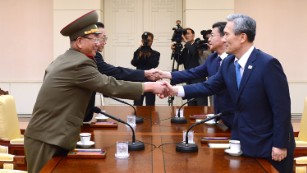 Hai miền Triều Tiên đạt thoả thuận tháo ngòi căng thẳng - 1