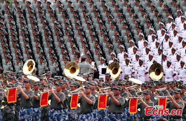 Đoàn quân nhạc Trung Quốc khổ luyện cho lễ diễu binh - 1