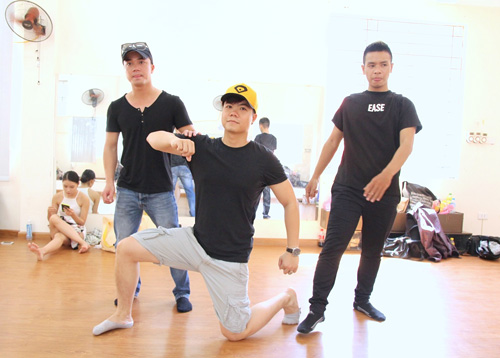 Tùng Dương nhí nhảnh trong phòng thu - 5
