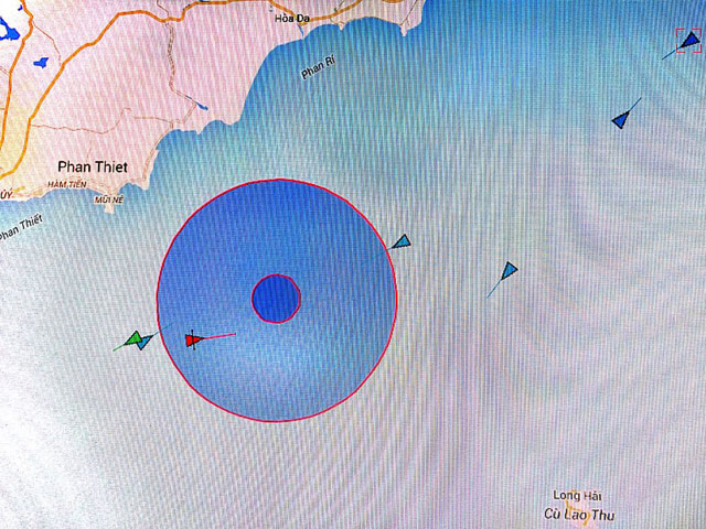 5 tàu lên đường tìm kiếm 7 ngư dân mất tích trên biển - 1