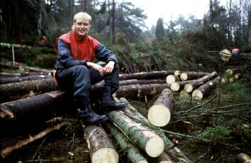 Những công việc kỳ lạ của sao bóng đá sau giải nghệ - 12