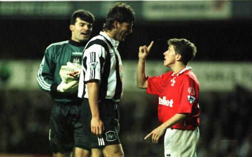 Những công việc kỳ lạ của sao bóng đá sau giải nghệ - 10