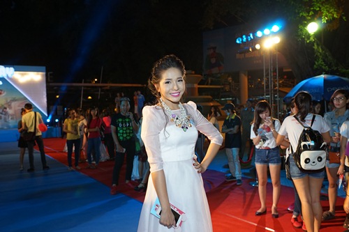 Nhã Phương tay trong tay cùng "người tình" đi sự kiện - 5