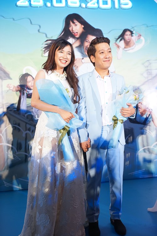 Nhã Phương tay trong tay cùng "người tình" đi sự kiện - 4