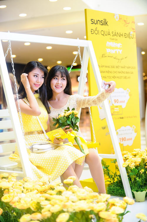 Mát mắt vườn hoa Trà my vàng rực tại Vivo City - 4