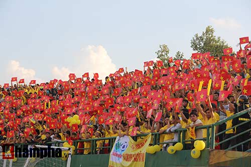 TRỰC TIẾP B.Bình Dương – FLC Thanh Hóa: Cơn mưa bàn thắng (KT) - 17