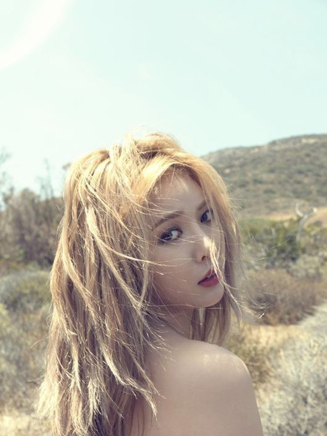 Trong mini album thứ 4 vừa phát hành cách đây ít lâu, vẻ quyến rũ của HyunA (4minute) khiến nhiều người khó cưỡng.