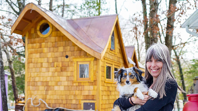 Cô Bernadette lưu trú trong một căn nhà gỗ nhỏ xíu chỉ rộng 15m2 ở Maryland nước Mỹ.