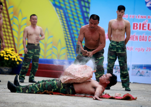 Xem chó nghiệp vụ tìm ma túy, đánh hơi người ở Thủ đô - 11