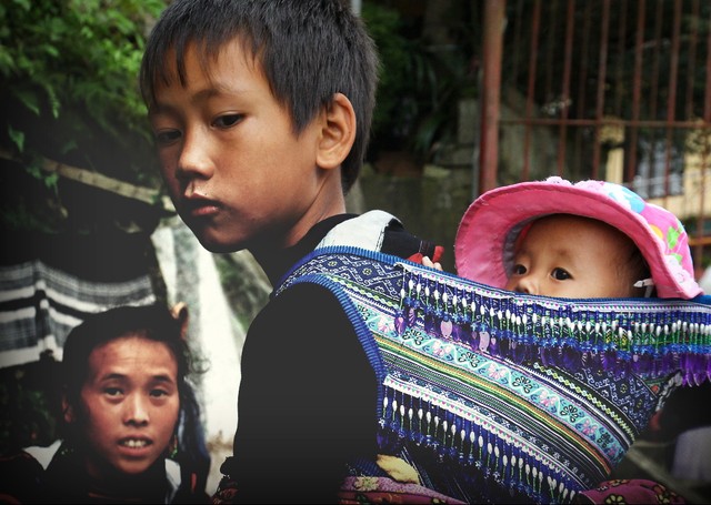 Ám ảnh ánh mắt những đứa trẻ mưu sinh ở Sapa - 7