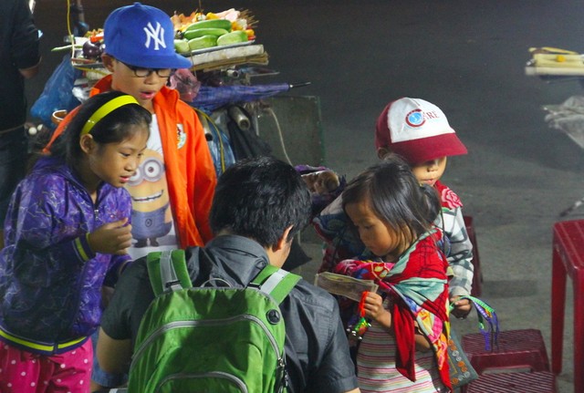 Ám ảnh ánh mắt những đứa trẻ mưu sinh ở Sapa - 8