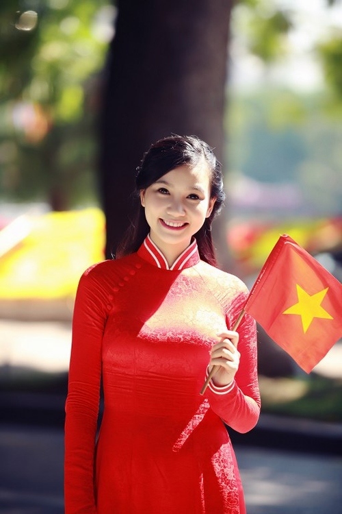 Diễn viên "Cầu vồng tình yêu" diện áo dài đón Tết Độc Lập - 9