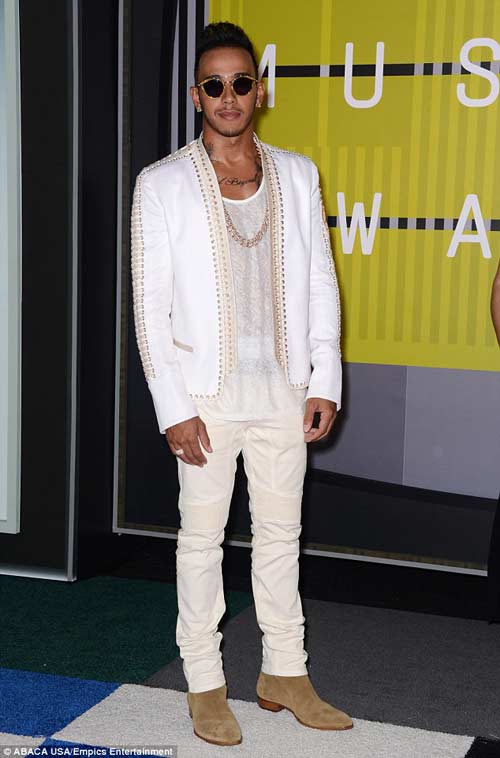 Tin HOT 1/9: Rousey chỉ về hưu sau khi hạ Cyborg - 2