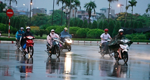Chiều ngày Quốc khánh, Thủ đô Hà Nội có mưa giông - 1
