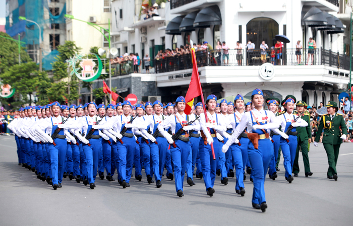 Ngắm nữ quân nhân xinh đẹp diễu binh ngày Quốc khánh - 12