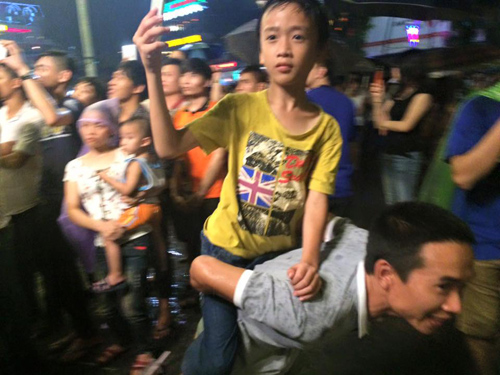 Người Hà Nội đội mưa xem pháo hoa mừng Quốc khánh - 2