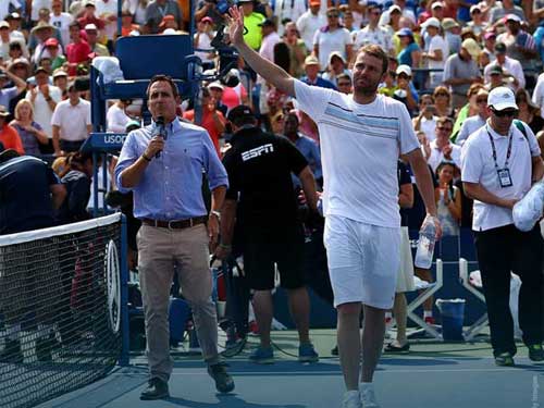 Tin HOT tối 3/9: Hamilton nhuộm tóc vàng chóe - 2