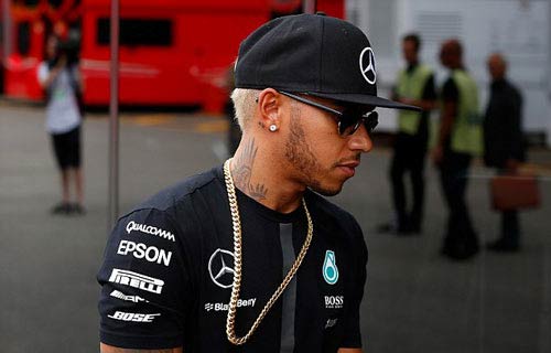 Tin HOT tối 3/9: Hamilton nhuộm tóc vàng chóe - 1