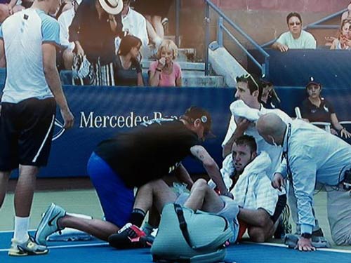 US Open: Tài năng trẻ nước Mỹ thua đau đớn vì ngất xỉu - 1