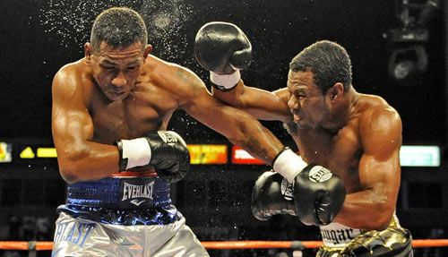 Ra oai giơ mặt cho đối thủ đấm, nhận cái kết đắng - 1