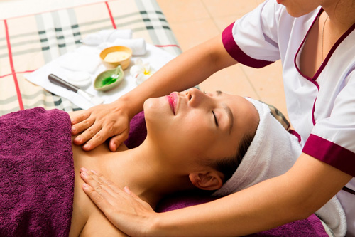 Bí quyết 1 tháng lấy lại vóc dáng sau sinh của sao Việt - 1