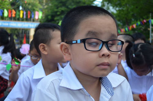 Clip: Học sinh khiếm thính "hát" Quốc ca ngày khai giảng - 9