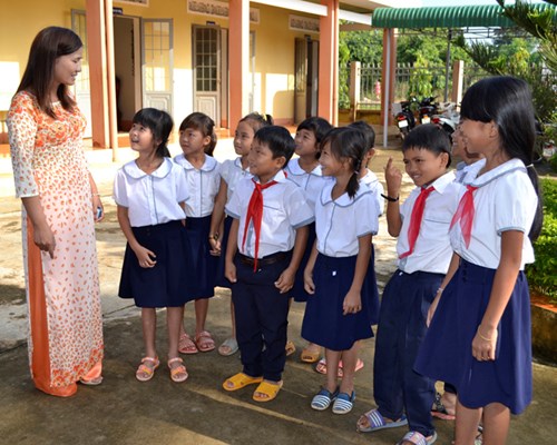 Xuống thuyền vượt sông khai giảng - 4