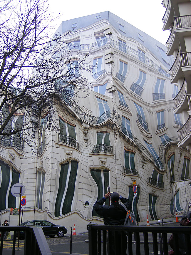Ngôi nhà tan chảy tại Pari, Pháp.